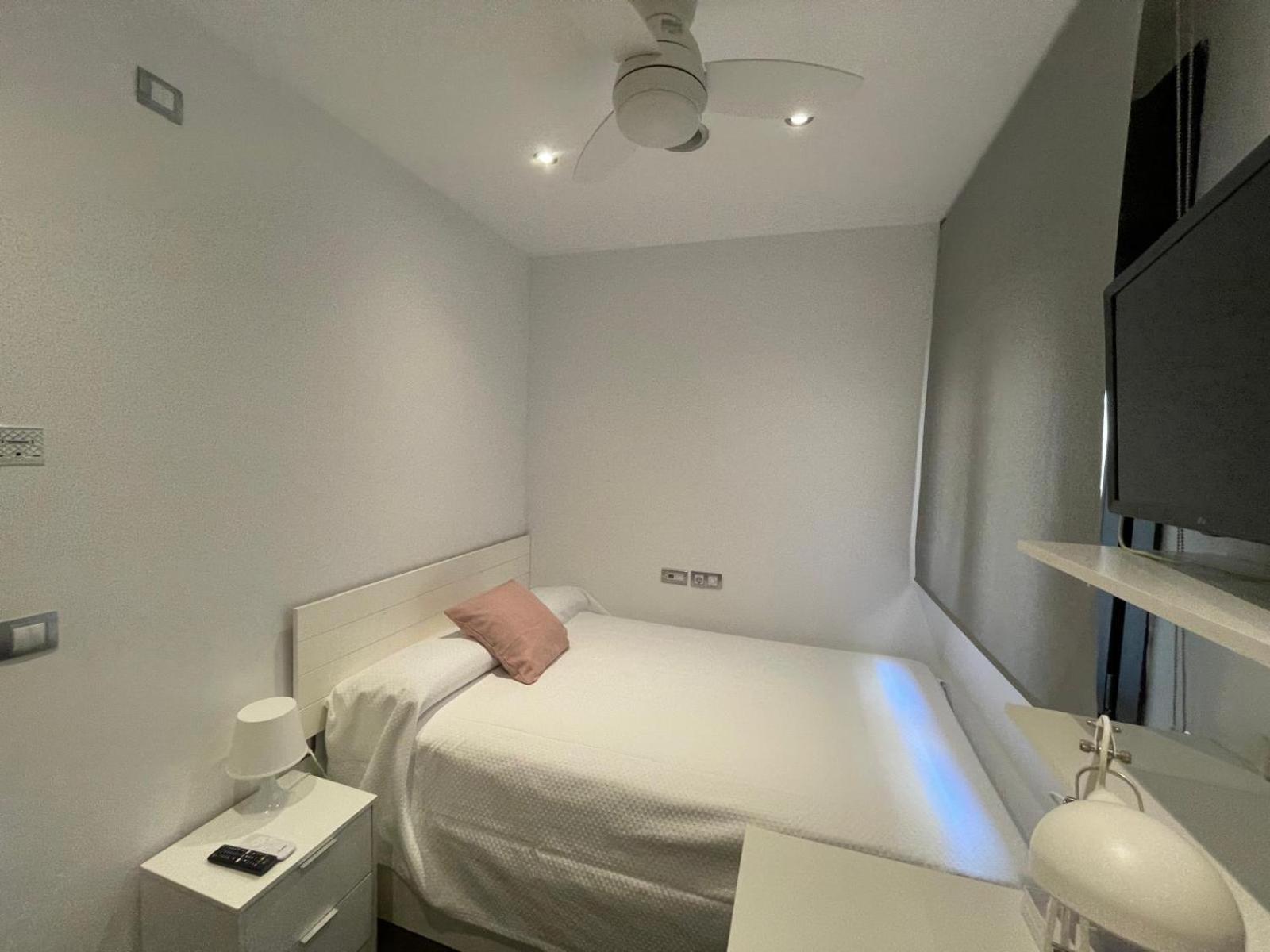 Moderno Apartamento Con Plaza De Garaje En Pleno Centro De Almería Buitenkant foto